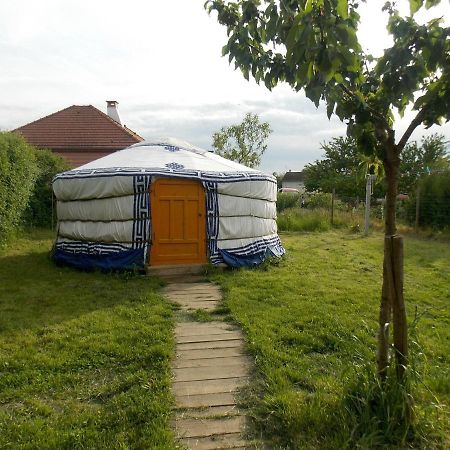 Yourte Mongole Huriel Exterior photo