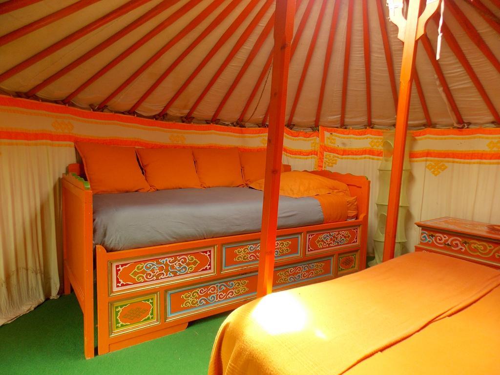 Yourte Mongole Huriel Exterior photo